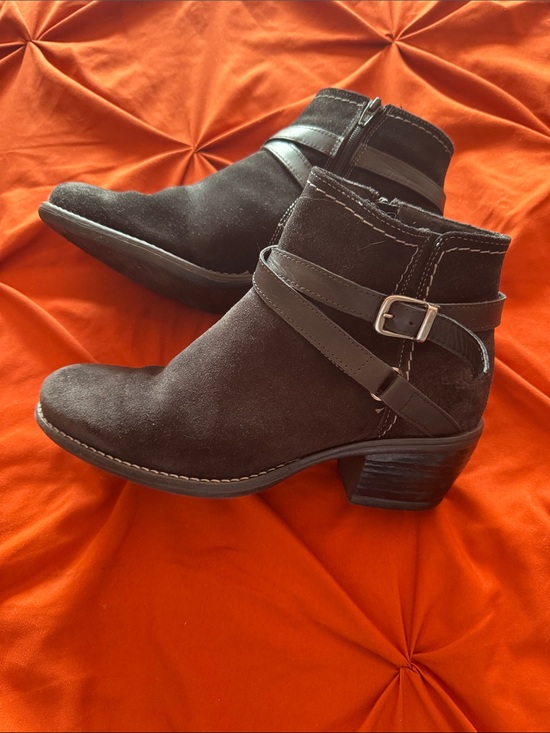 Greenville Shoes - Women's Black suede Ankle Booties with Buckle Strap